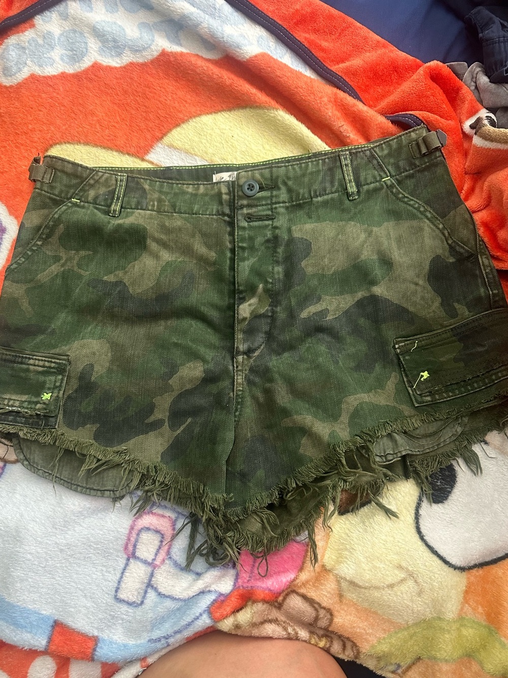 Free people Camo Frayed Hem Women’s Cargo Shorts